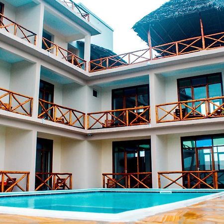 Ocean Breeze Hotel Nungwi Exterior photo