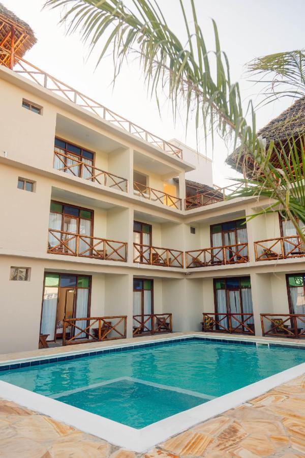 Ocean Breeze Hotel Nungwi Exterior photo