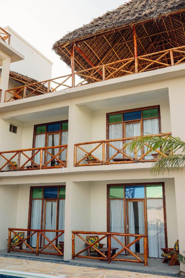 Ocean Breeze Hotel Nungwi Exterior photo