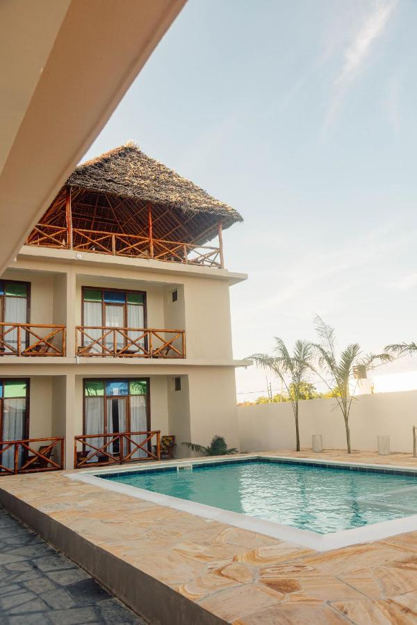 Ocean Breeze Hotel Nungwi Exterior photo