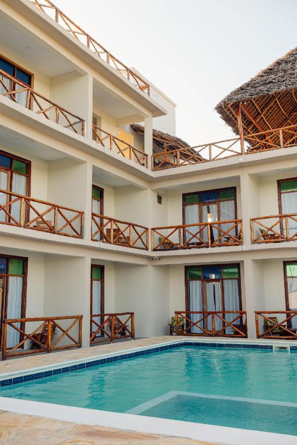 Ocean Breeze Hotel Nungwi Exterior photo
