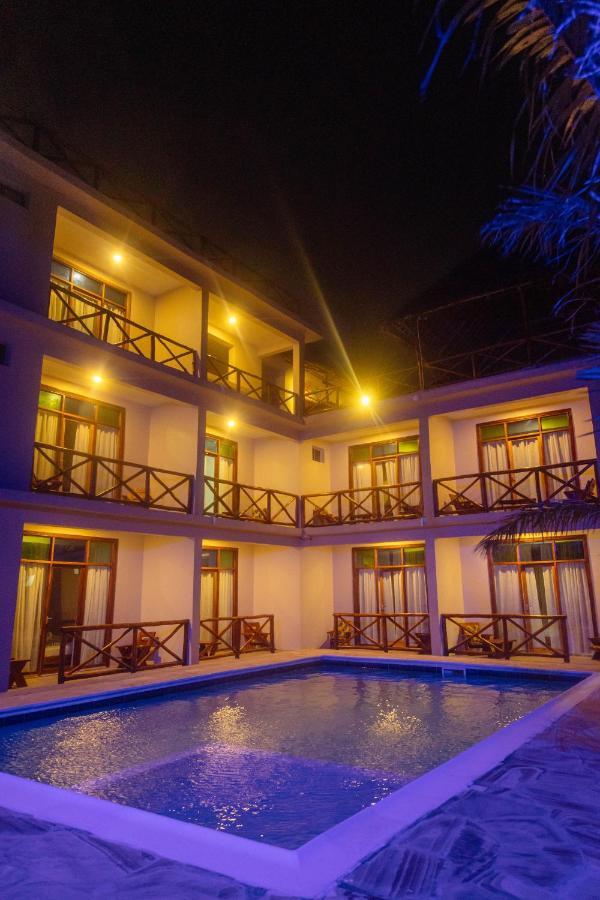 Ocean Breeze Hotel Nungwi Exterior photo