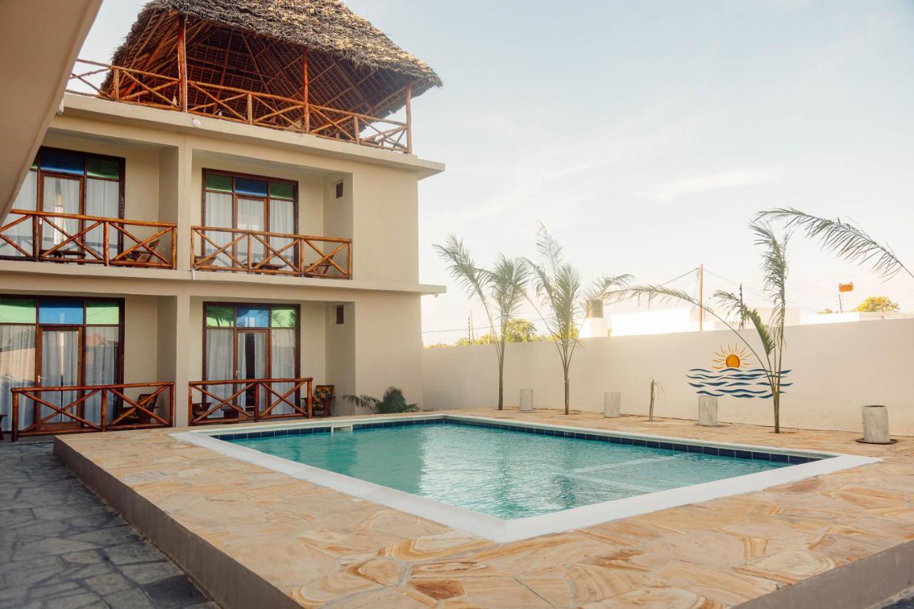 Ocean Breeze Hotel Nungwi Exterior photo