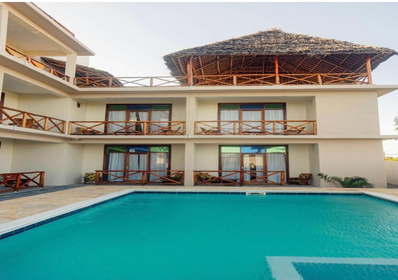 Ocean Breeze Hotel Nungwi Exterior photo